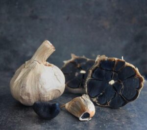 Jak skutecznie uprawiać czosnek, aby był duży i aromatyczny?