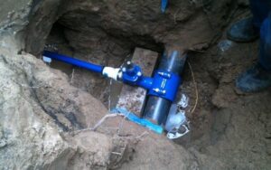 Gdzie sięgnąć po wodę? Kluczowe wskazówki dotyczące głębokości przyłącza wody, by uniknąć kosztownych błędów