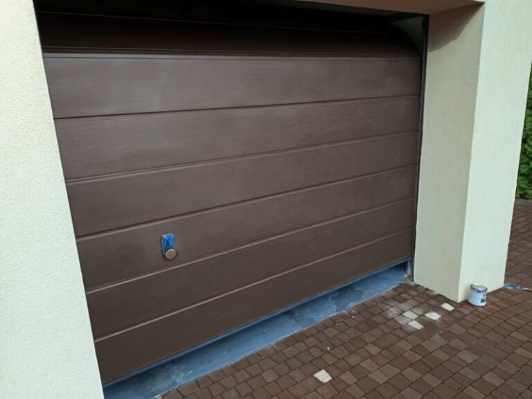 Odkryj wyjątkowość koloru RAL 8028 Terra Brown i idealne połączenia z innymi barwami