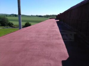 Skuteczne metody ochrony pianki montażowej okien przed wilgocią