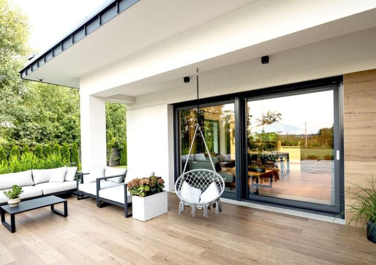 Kiedy najlepiej kupić okna? Sprawdź najważniejsze momenty i porady dla oszczędnych