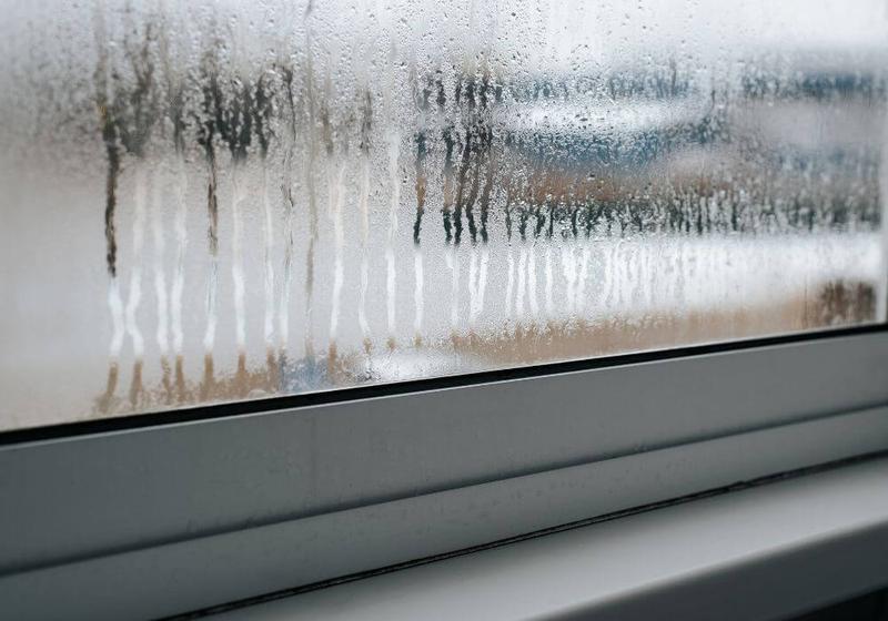 Jak zapobiegać wodzie na szybach