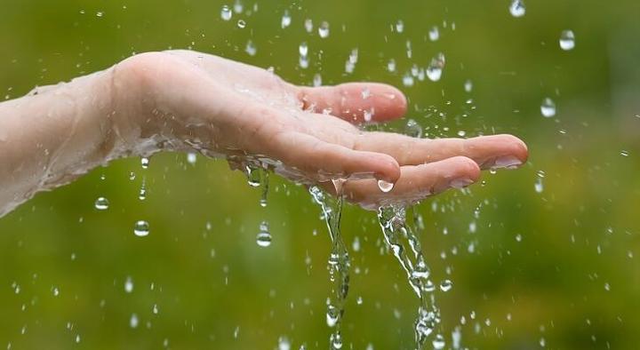 Konsekwencje prawne nielegalnego odprowadzania deszczówki