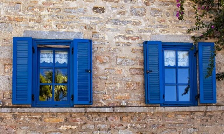 Dwukolorowe czy jednokolorowe okna – jak dokonać wyboru, który odmieni Twoje wnętrze?