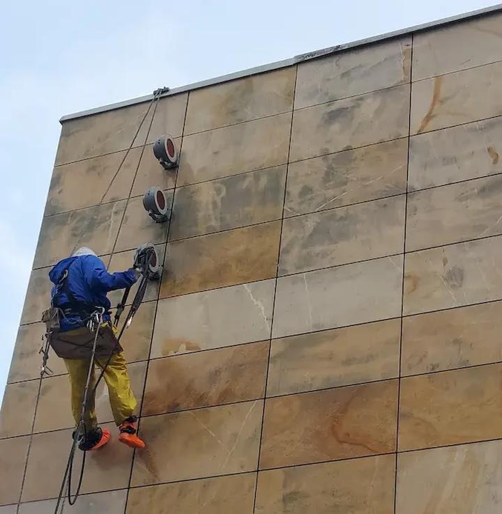 Naturalne środki do czyszczenia kamienia