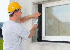 Ocieplenie okien na zimę – skuteczne sposoby na niskie rachunki za ogrzewanie